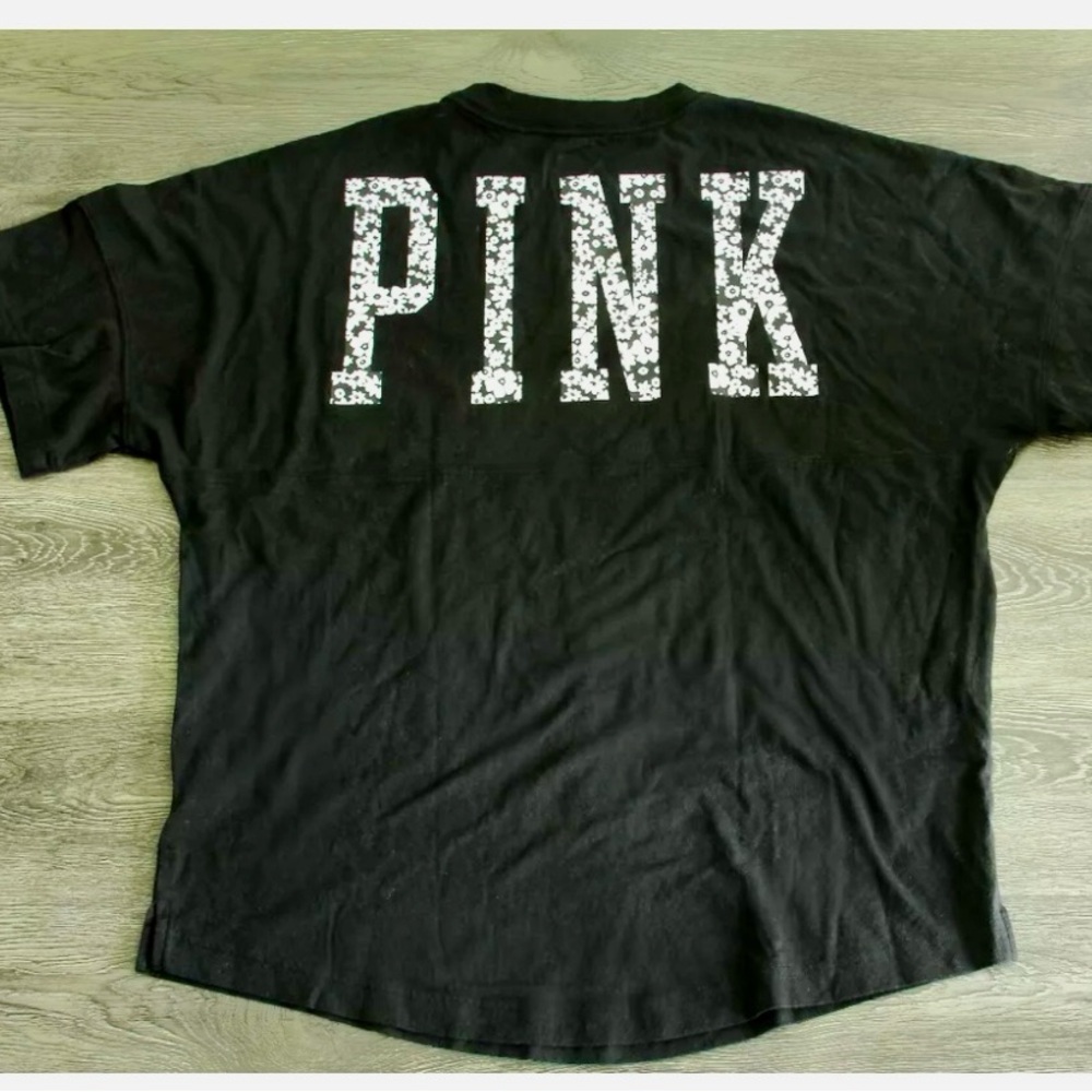 VS PINK Oversized Campus Tee with Floral Daisy Logo